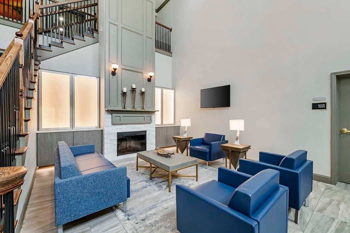 Lobby lounge